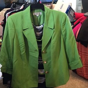 Jacket with sleeveless shell.